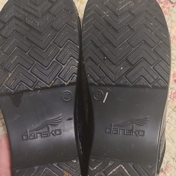 Dansko purple mermaid scale clogs - Picture 3 of 4